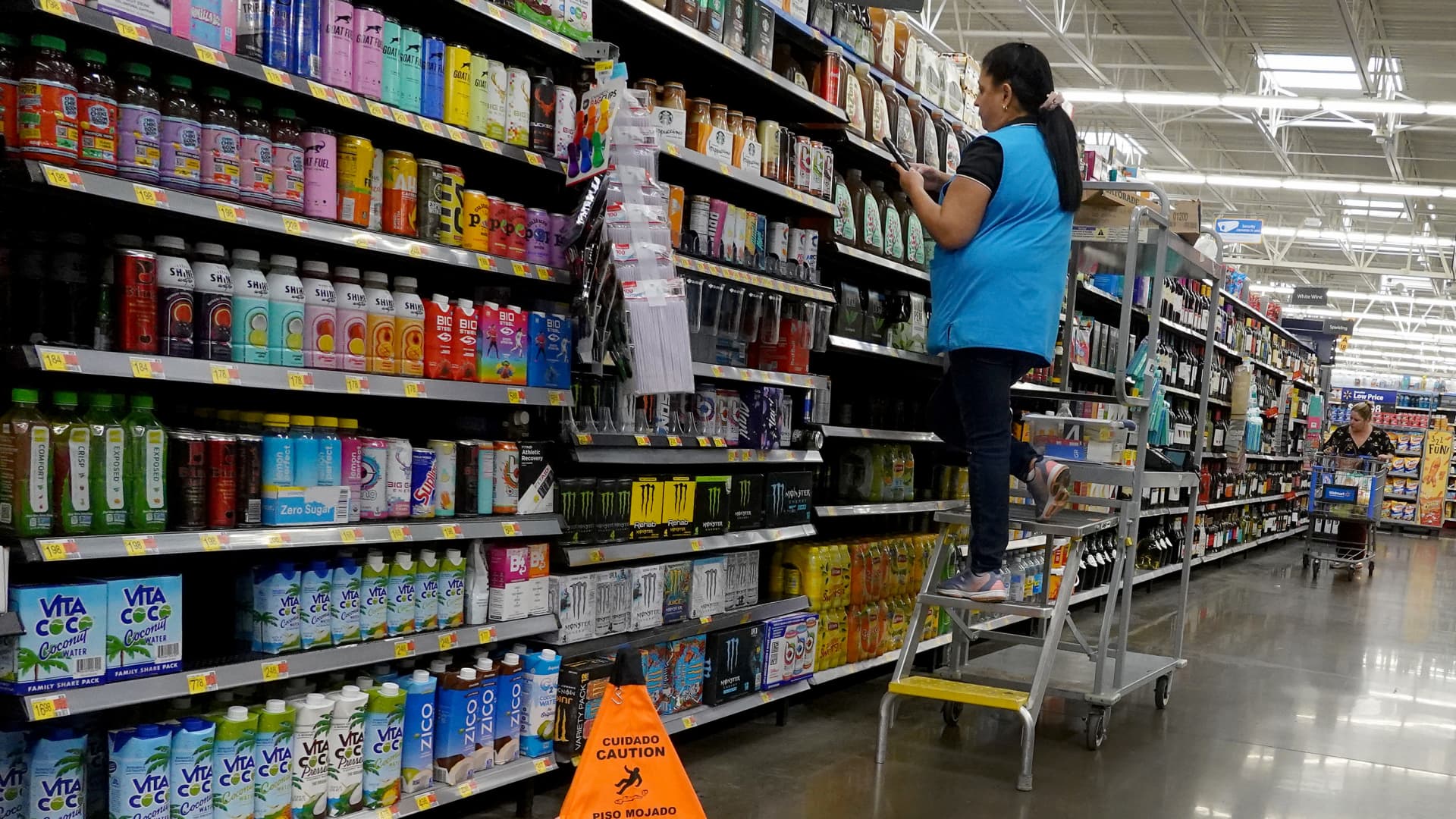 Cannot figure out economic climate? Walmart, Household Depot are getting problems, way too