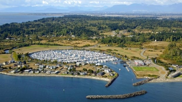 Point Roberts, the cut-off U.S. town on B.C.’s border, wants Canadian workers