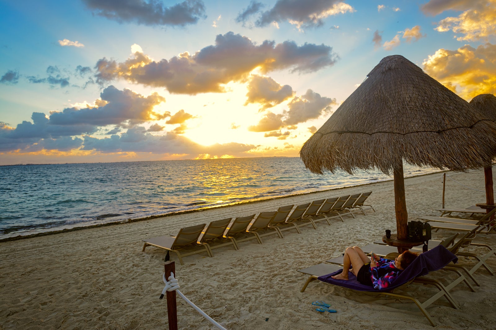 Fly business class to Cancun from multiple US cities for less than $800 on American